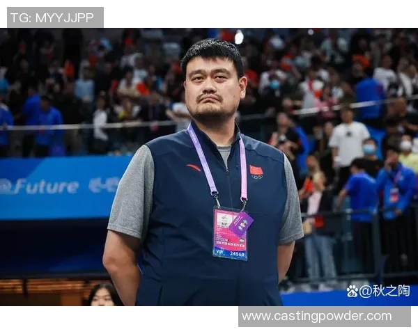 姚明篮球生涯对比图文解析从新秀到巨星的蜕变之路